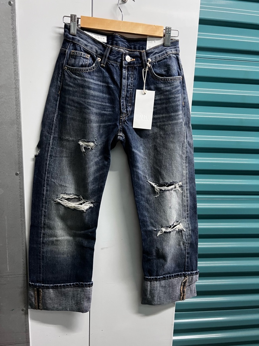 Zara Blue Mid Rise Ripped Straight Jeans - Picture 2 of 3